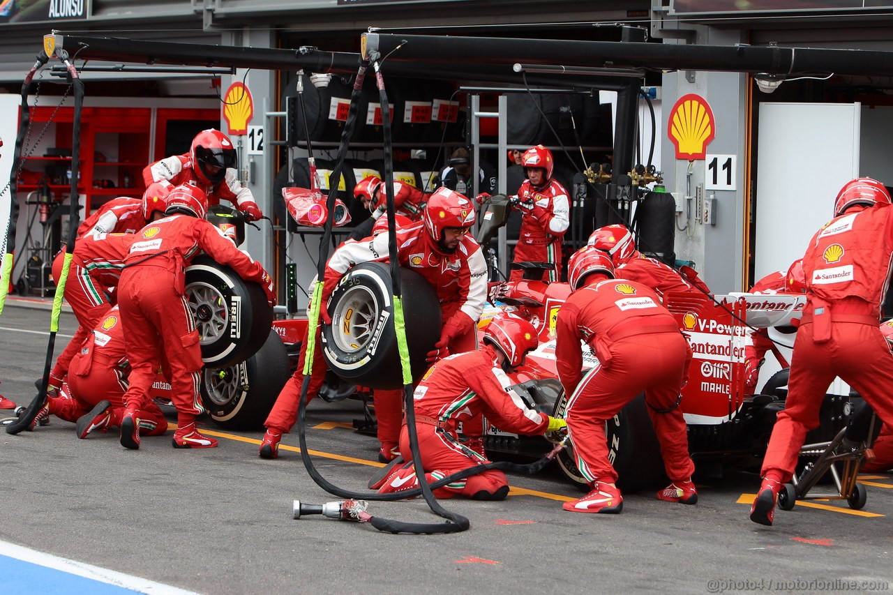 GP BELGIO, 25.08.2013-  Gara, Pit stop, Fernando Alonso (ESP) Ferrari F138 