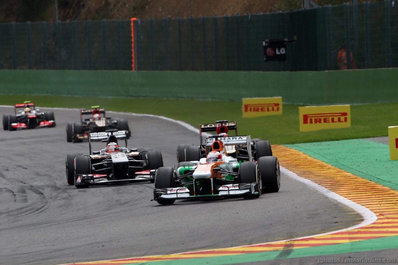 GP BELGIO, 25.08.2013-  Gara, Paul di Resta (GBR) Sahara Force India F1 Team VJM06 davanti a Kimi Raikkonen (FIN) Lotus F1 Team E21 