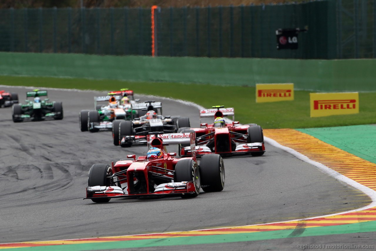 GP BELGIO, 25.08.2013-  Gara, Fernando Alonso (ESP) Ferrari F138 davanti a Felipe Massa (BRA) Ferrari F138 