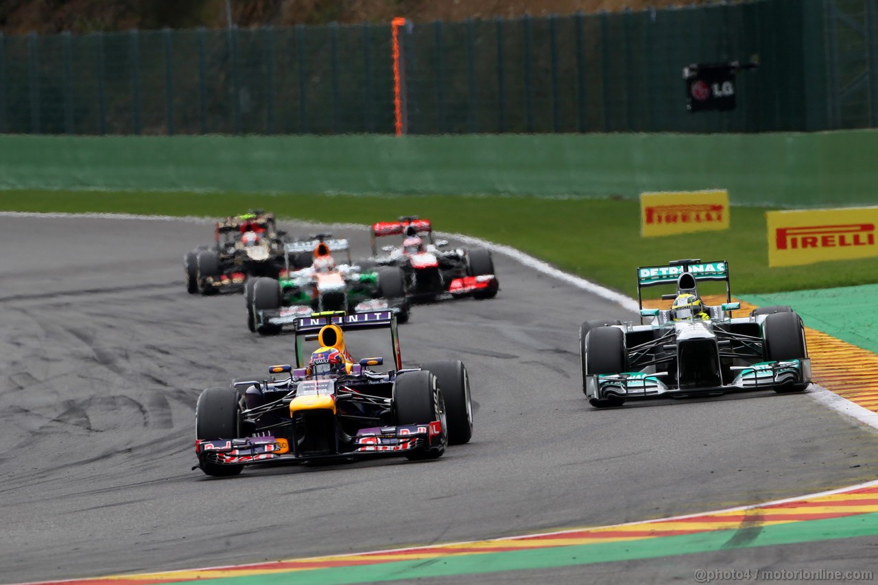 GP BELGIO, 25.08.2013-  Gara, Mark Webber (AUS) Red Bull Racing RB9 e Nico Rosberg (GER) Mercedes AMG F1 W04 