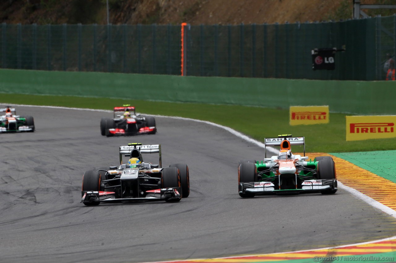 GP BELGIO, 25.08.2013-  Gara, Esteban Gutierrez (MEX), Sauber F1 Team C32 e Adrian Sutil (GER), Sahara Force India F1 Team VJM06 
