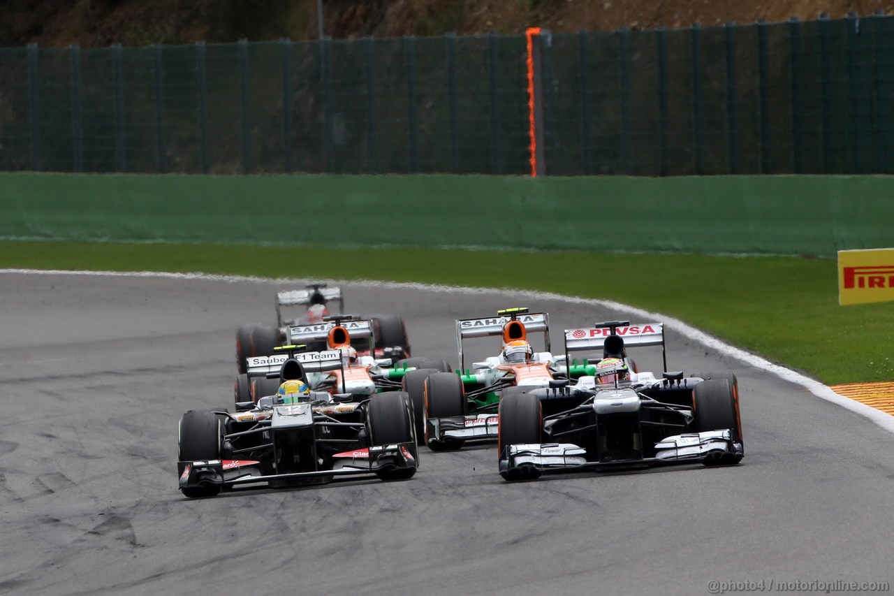 GP BELGIO, 25.08.2013-  Gara, Esteban Gutierrez (MEX), Sauber F1 Team C32 e Pastor Maldonado (VEN) Williams F1 Team FW35