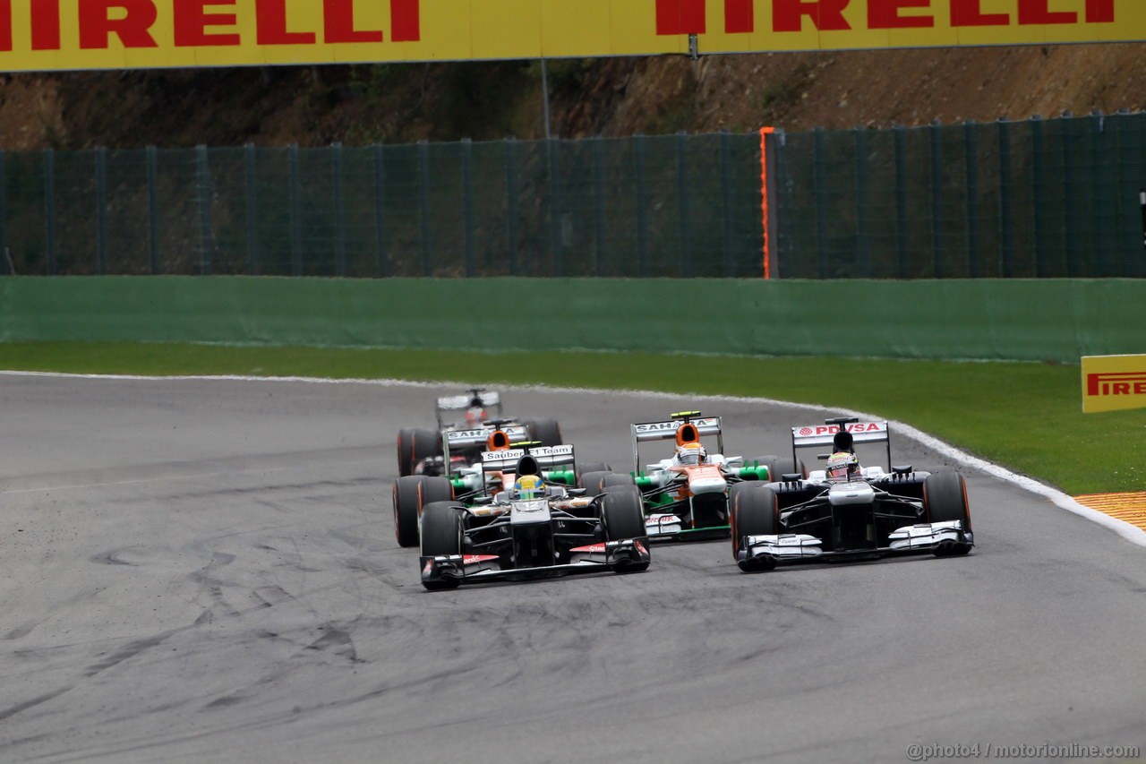 GP BELGIO, 25.08.2013-  Gara, Esteban Gutierrez (MEX), Sauber F1 Team C32 e Pastor Maldonado (VEN) Williams F1 Team FW35