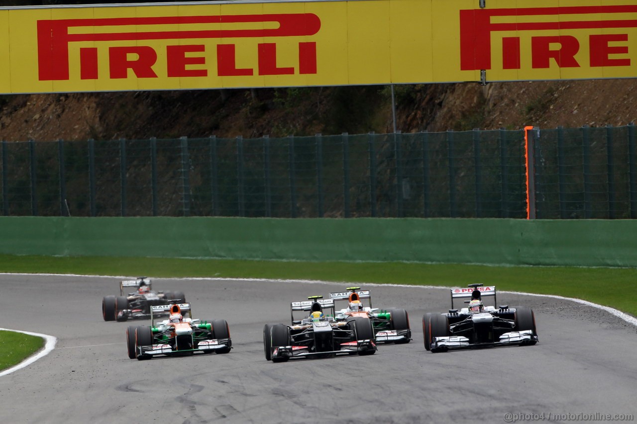 GP BELGIO, 25.08.2013-  Gara, Esteban Gutierrez (MEX), Sauber F1 Team C32 e Pastor Maldonado (VEN) Williams F1 Team FW35