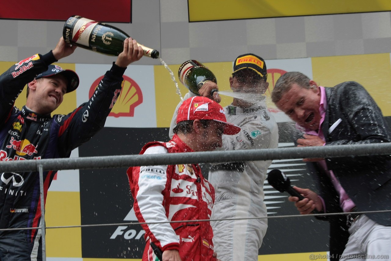 GP BELGIO, 25.08.2013-  Gara, 1st position Sebastian Vettel (GER) Red Bull Racing RB9, secondo Fernando Alonso (ESP) Ferrari F138 e terzo Lewis Hamilton (GBR) Mercedes AMG F1 W04 with David Coulthard (GBR) 
