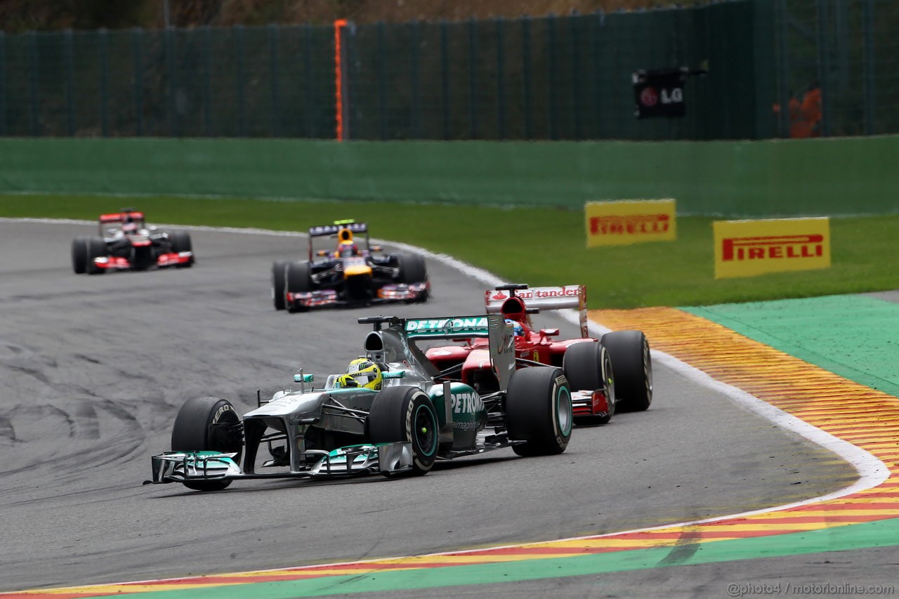 GP BELGIO, 25.08.2013-  Gara, Nico Rosberg (GER) Mercedes AMG F1 W04 davanti a Fernando Alonso (ESP) Ferrari F138 