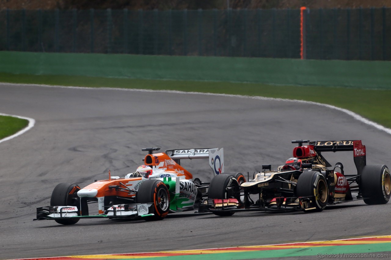 GP BELGIO, 25.08.2013-  Gara, Paul di Resta (GBR) Sahara Force India F1 Team VJM06 e Kimi Raikkonen (FIN) Lotus F1 Team E21 