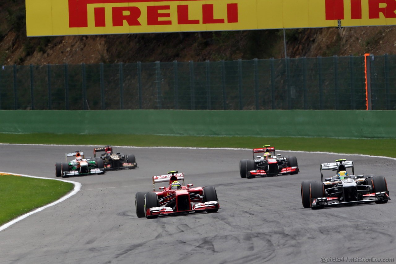 GP BELGIO, 25.08.2013-  Gara, Felipe Massa (BRA) Ferrari F138 e Esteban Gutierrez (MEX), Sauber F1 Team C32 