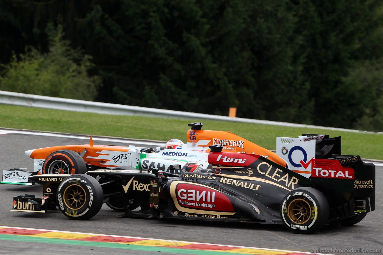 GP BELGIO, 25.08.2013-  Gara, Kimi Raikkonen (FIN) Lotus F1 Team E21 e Paul di Resta (GBR) Sahara Force India F1 Team VJM06 
