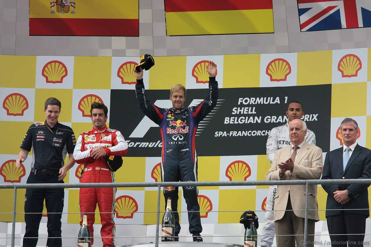 GP BELGIO, 25.08.2013-  Gara, 1st position Sebastian Vettel (GER) Red Bull Racing RB9, secondo Fernando Alonso (ESP) Ferrari F138 e terzo Lewis Hamilton (GBR) Mercedes AMG F1 W04