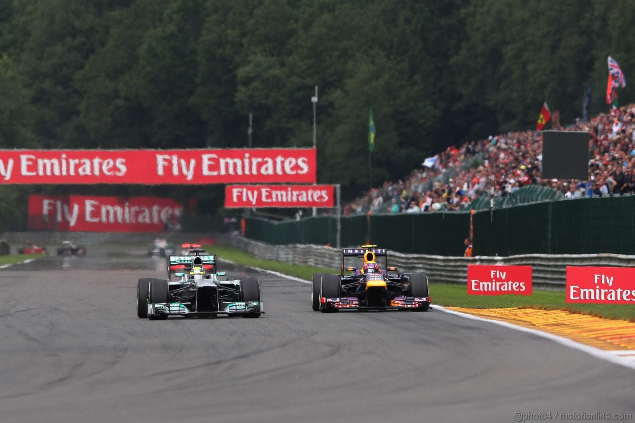 GP BELGIO, 25.08.2013-  Gara, Nico Rosberg (GER) Mercedes AMG F1 W04 e Mark Webber (AUS) Red Bull Racing RB9 