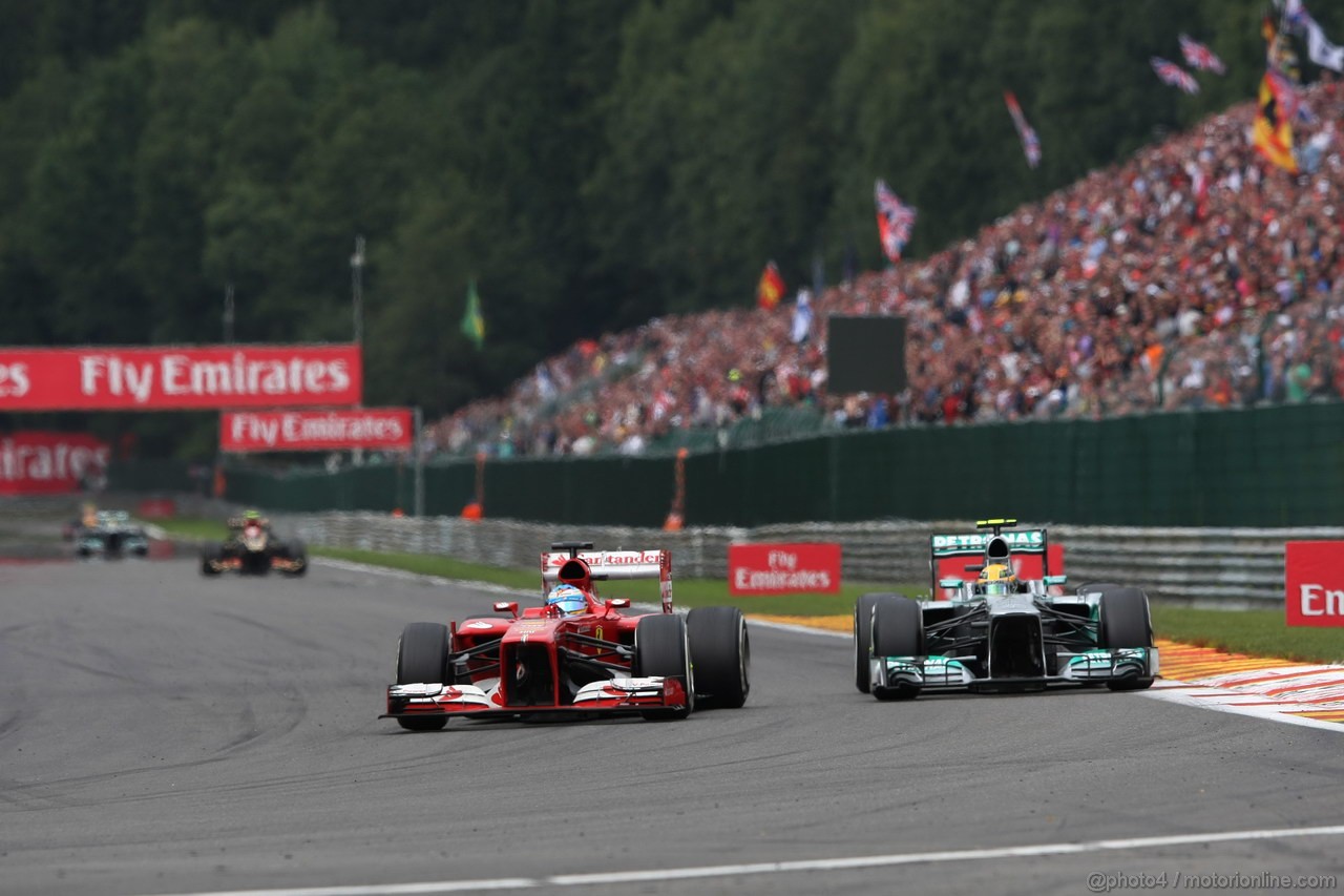 GP BELGIO, 25.08.2013-  Gara, Fernando Alonso (ESP) Ferrari F138 e Lewis Hamilton (GBR) Mercedes AMG F1 W04 