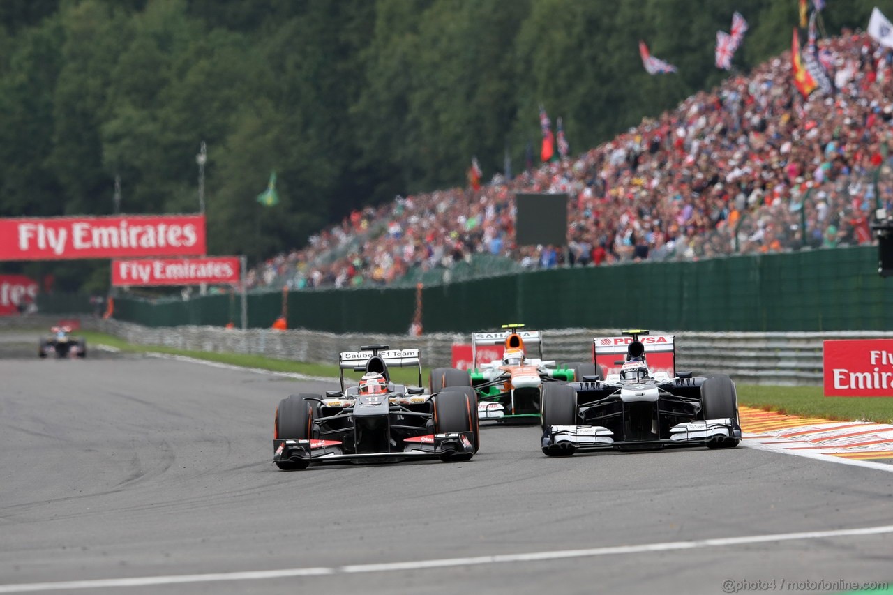 GP BELGIO, 25.08.2013-  Gara, Nico Hulkenberg (GER) Sauber F1 Team C32 e Valtteri Bottas (FIN), Williams F1 Team FW35 