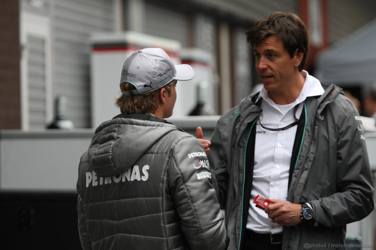 GP BELGIO, 25.08.2013-  Gara, Nico Rosberg (GER) Mercedes AMG F1 W04 e Toto Wolff (GER) Mercedes AMG F1 Shareholder e Executive Director 