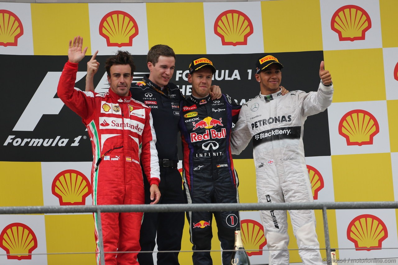 GP BELGIO, 25.08.2013-  Gara, 1st position Sebastian Vettel (GER) Red Bull Racing RB9, secondo Fernando Alonso (ESP) Ferrari F138 e terzo Lewis Hamilton (GBR) Mercedes AMG F1 W04 
