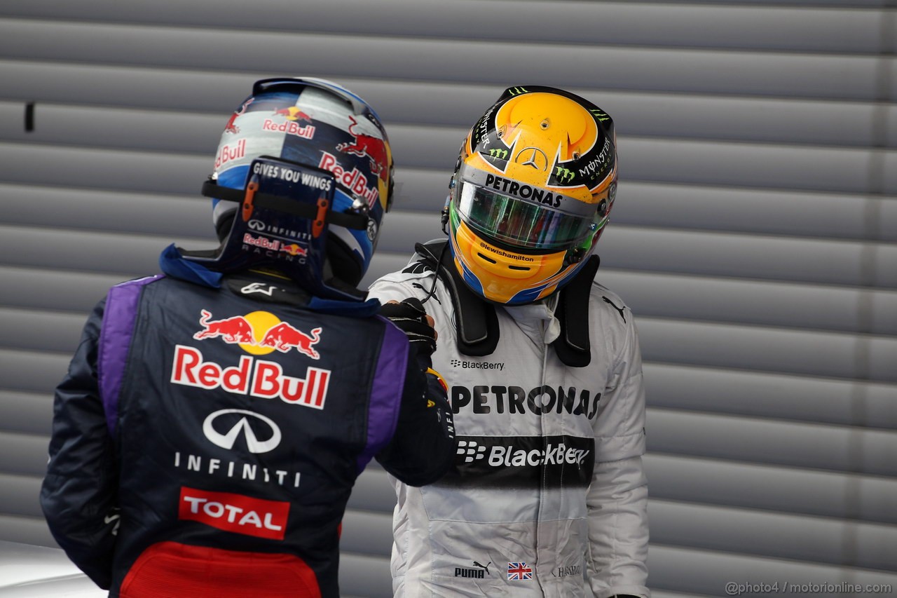 GP BELGIO, 25.08.2013-  Gara, Sebastian Vettel (GER) Red Bull Racing RB9 vincitore e Lewis Hamilton (GBR) Mercedes AMG F1 W04 