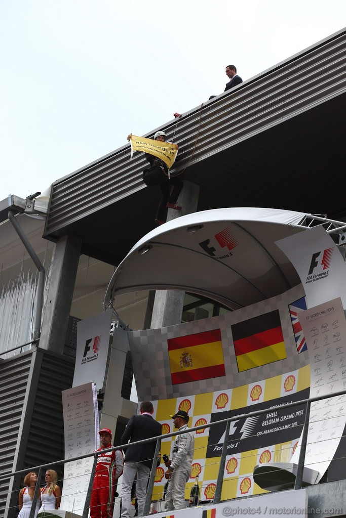 GP BELGIO, 25.08.2013-  Gara, Greenpeace make a protest against race title sponsors Shell at the podium