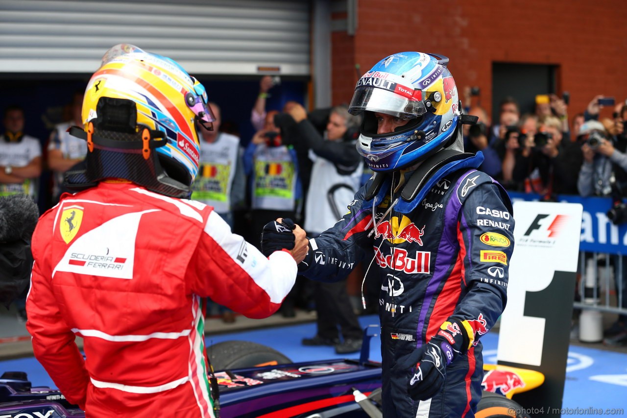 GP BELGIO, 25.08.2013-  Gara, Sebastian Vettel (GER) Red Bull Racing RB9 vincitore e secondo Fernando Alonso (ESP) Ferrari F138