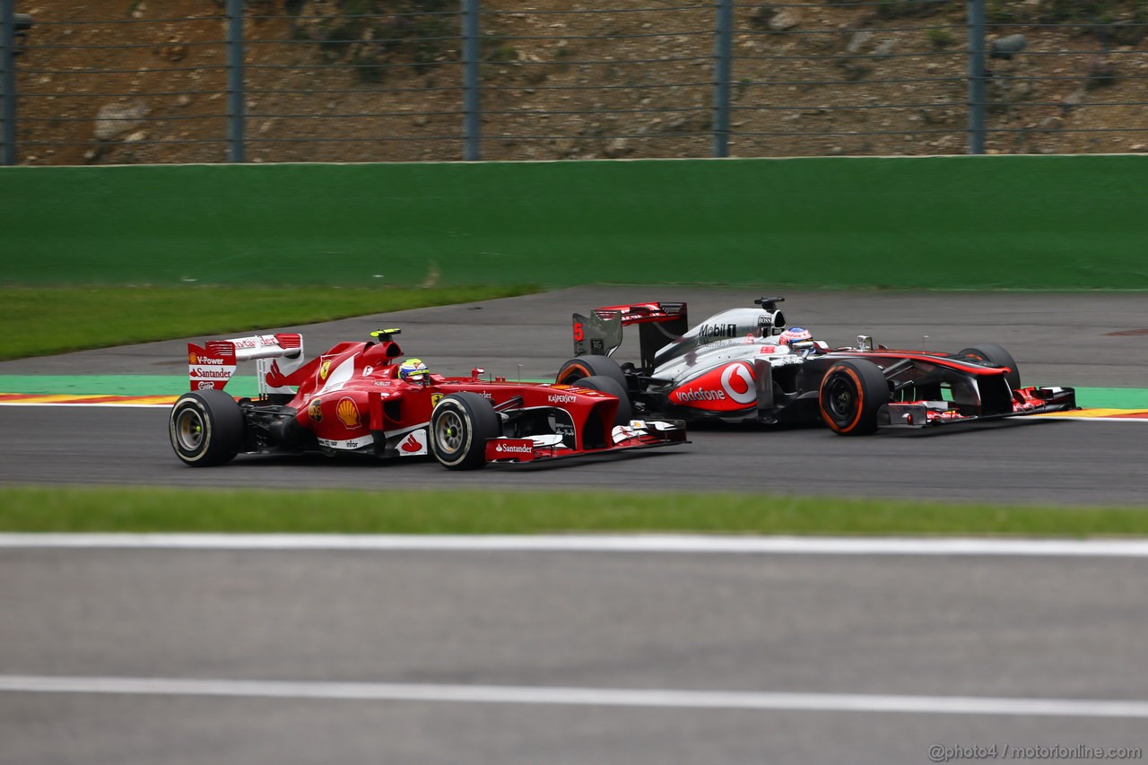GP BELGIO, 25.08.2013-  Gara, Felipe Massa (BRA) Ferrari F138 e Jenson Button (GBR) McLaren Mercedes MP4-28 