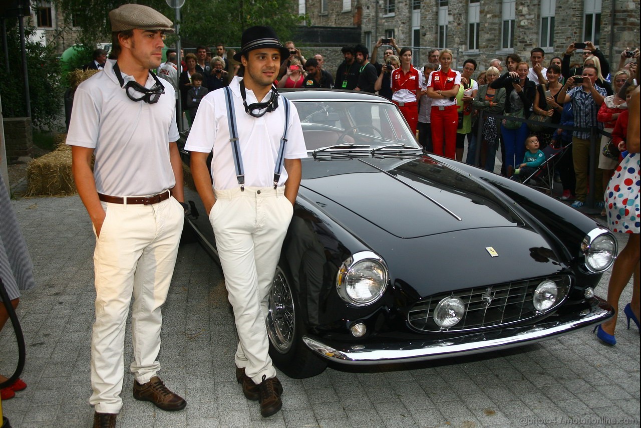 GP BELGIO, 22.08.2013- Fernando Alonso (ESP) Ferrari F138 e Felipe Massa (BRA) Ferrari F138 at the Back In Time with Shell event.