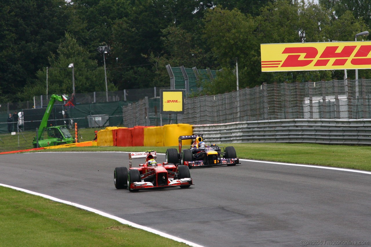 GP BELGIO, 24.08.2013- Qualifiche, Felipe Massa (BRA) Ferrari F138 e Sebastian Vettel (GER) Red Bull Racing RB9 