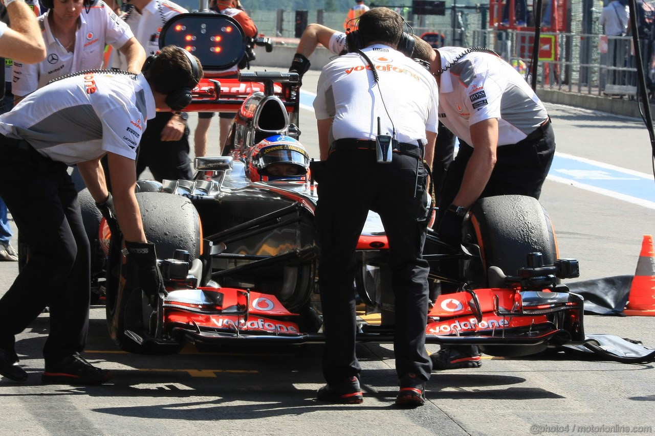 GP BELGIO, 23.08.2013- Prove Libere 2, Jenson Button (GBR) McLaren Mercedes MP4-28 
