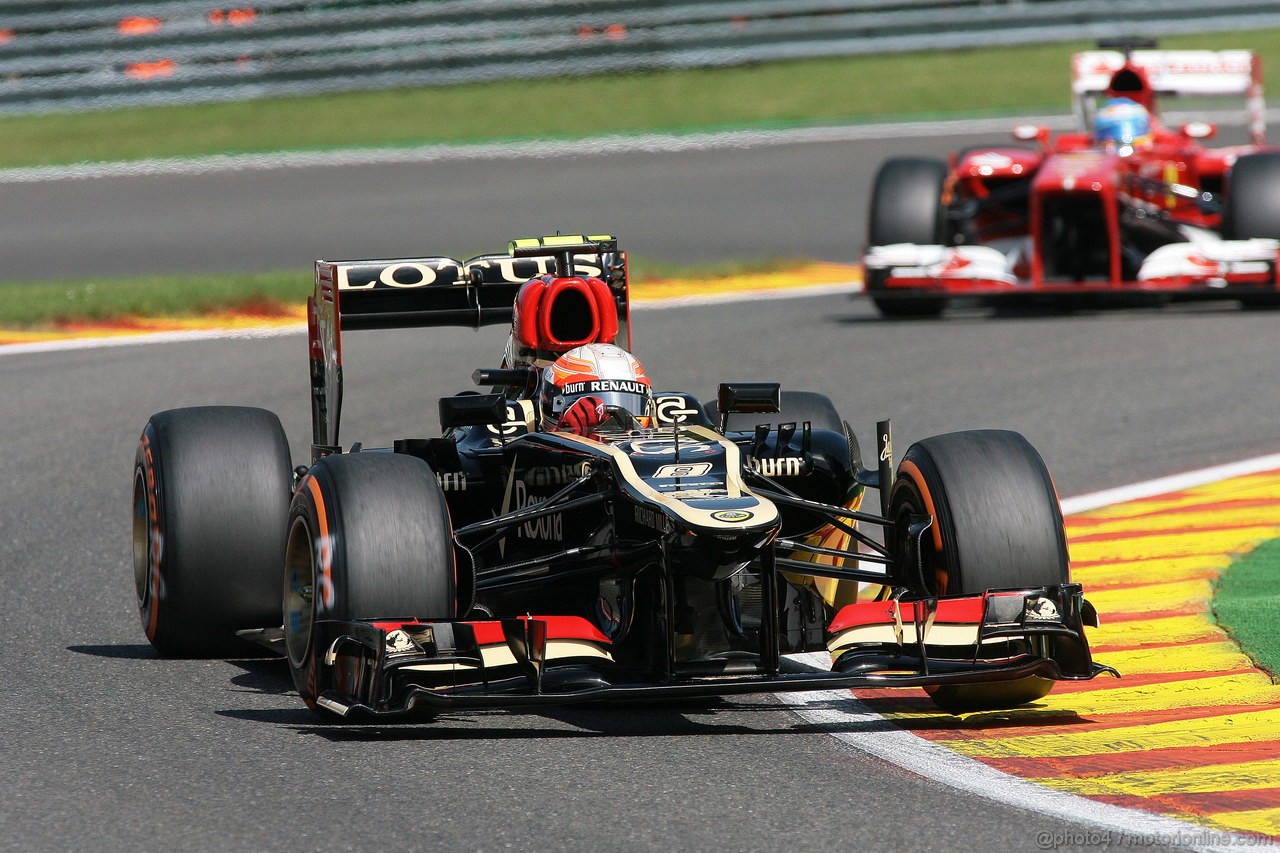GP BELGIO, 23.08.2013- Prove Libere 2, Romain Grosjean (FRA) Lotus F1 Team E21 davanti a Fernando Alonso (ESP) Ferrari F138 