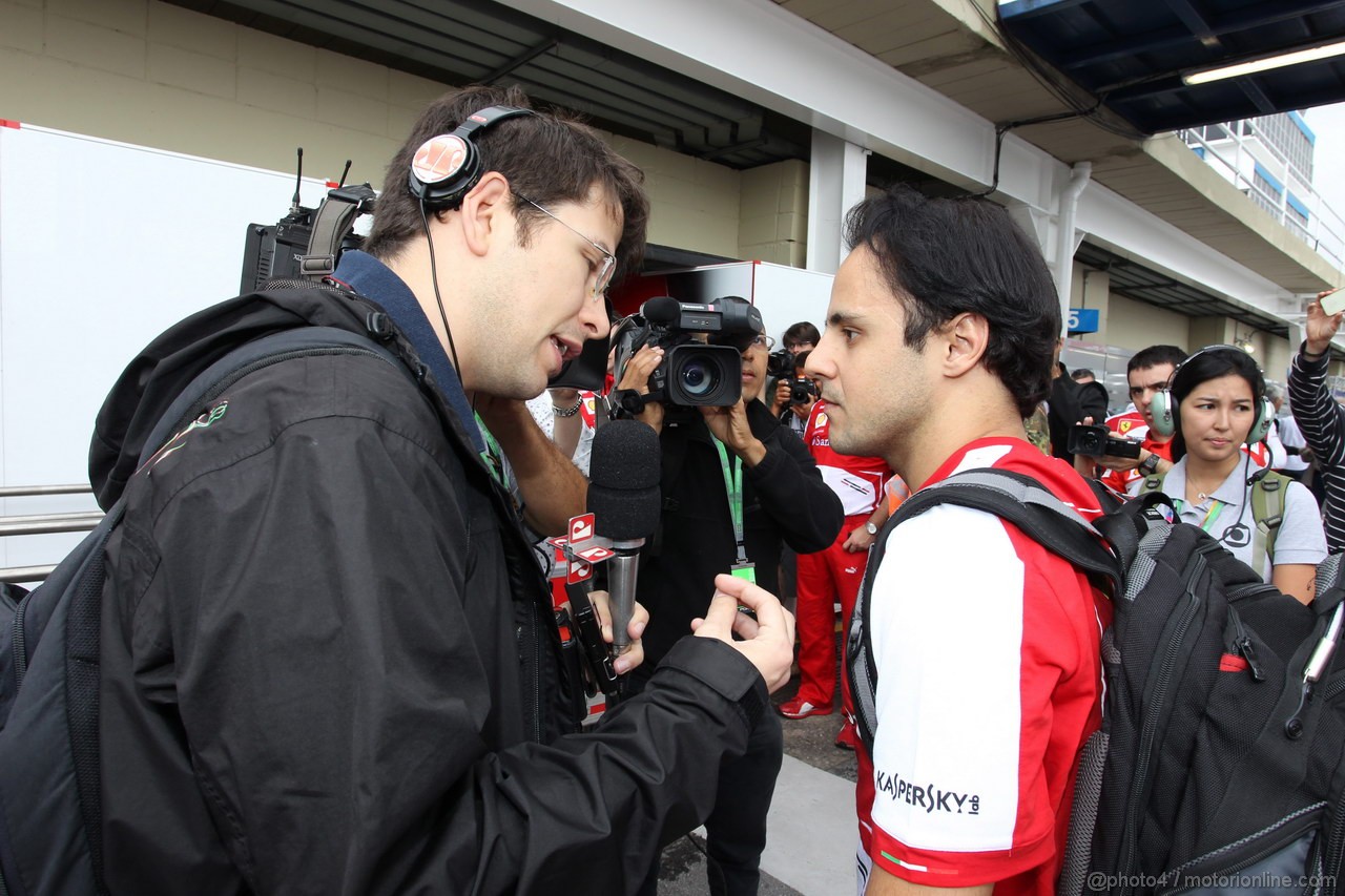 GP BRASILE, 24.11.2013 - Felipe Mota (BRA), Radio Jovem Pan e Felipe Massa (BRA) Ferrari F138 