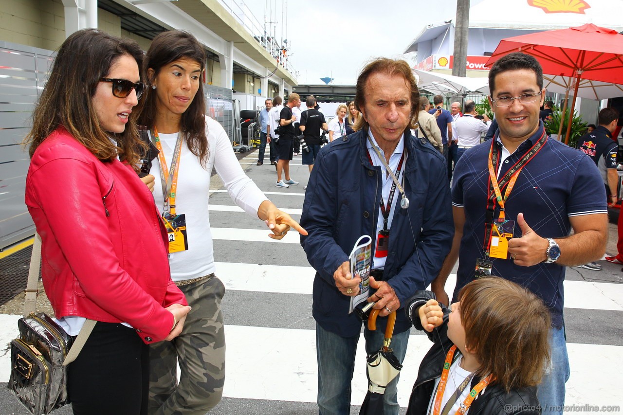 GP BRASILE, 24.11.2013 - Emerson Fittipaldi (BRA), Ex F1 Champion e family with Bia Figueiredo, Indy driver