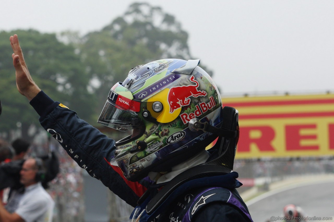 GP BRASILE, 24.11.2013 - Gara, Sebastian Vettel (GER) Red Bull Racing RB9 vincitore