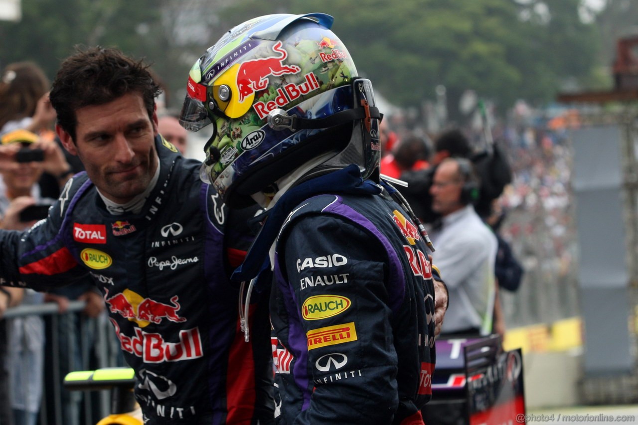 GP BRASILE, 24.11.2013 - Gara, Mark Webber (AUS) Red Bull Racing RB9 nd Sebastian Vettel (GER) Red Bull Racing RB9 vincitore 