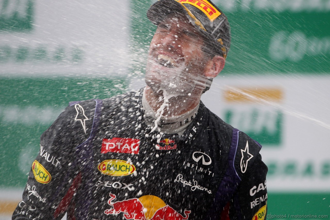 GP BRASILE, 24.11.2013 - Gara, secondo Mark Webber (AUS) Red Bull Racing RB9