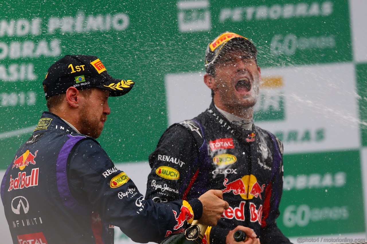 GP BRASILE, 24.11.2013 - Gara, Sebastian Vettel (GER) Red Bull Racing RB9 vincitore e secondo Mark Webber (AUS) Red Bull Racing RB9