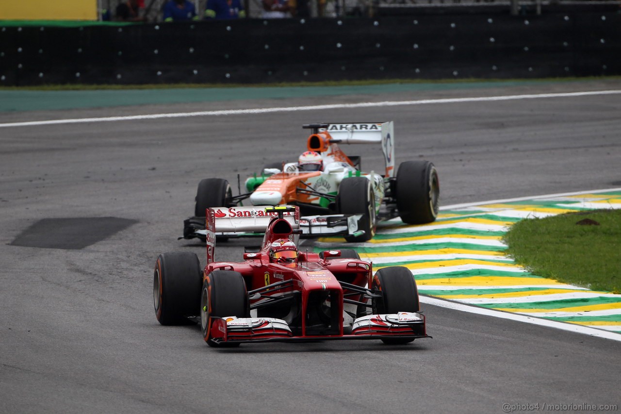 GP BRASILE, 24.11.2013 - Gara, Felipe Massa (BRA) Ferrari F138 davanti a Paul di Resta (GBR) Sahara Force India F1 Team VJM06 