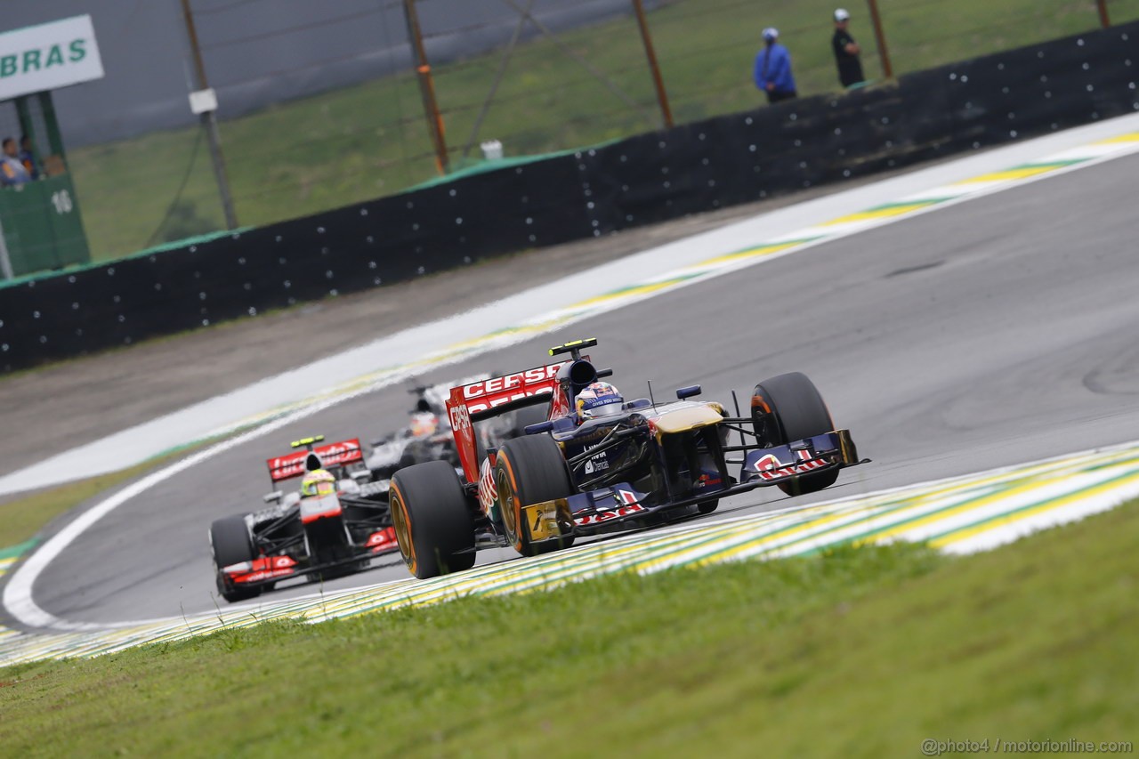 GP BRASILE, 24.11.2013 - Gara, Daniel Ricciardo (AUS) Scuderia Toro Rosso STR8 