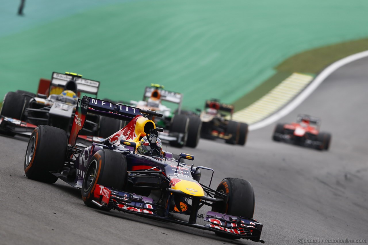 GP BRASILE, 24.11.2013 - Gara, Sebastian Vettel (GER) Red Bull Racing RB9 