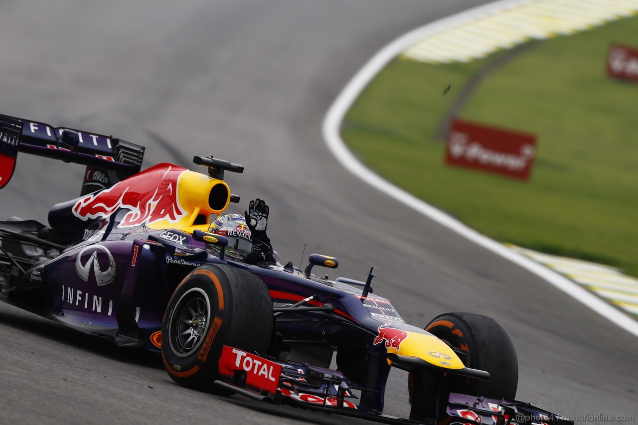 GP BRASILE, 24.11.2013 - Gara, Sebastian Vettel (GER) Red Bull Racing RB9 