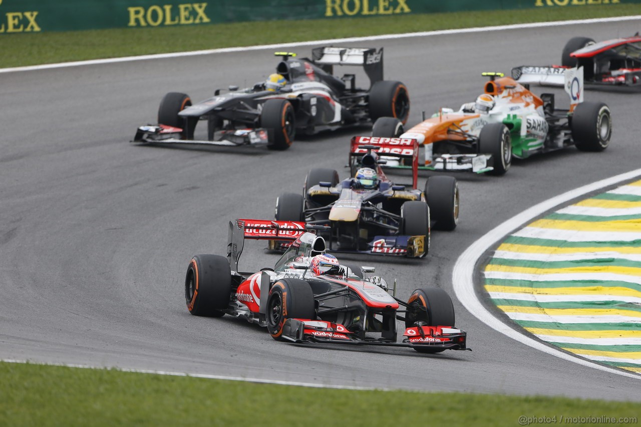 GP BRASILE, 24.11.2013 - Gara, Jenson Button (GBR) McLaren Mercedes MP4-28 