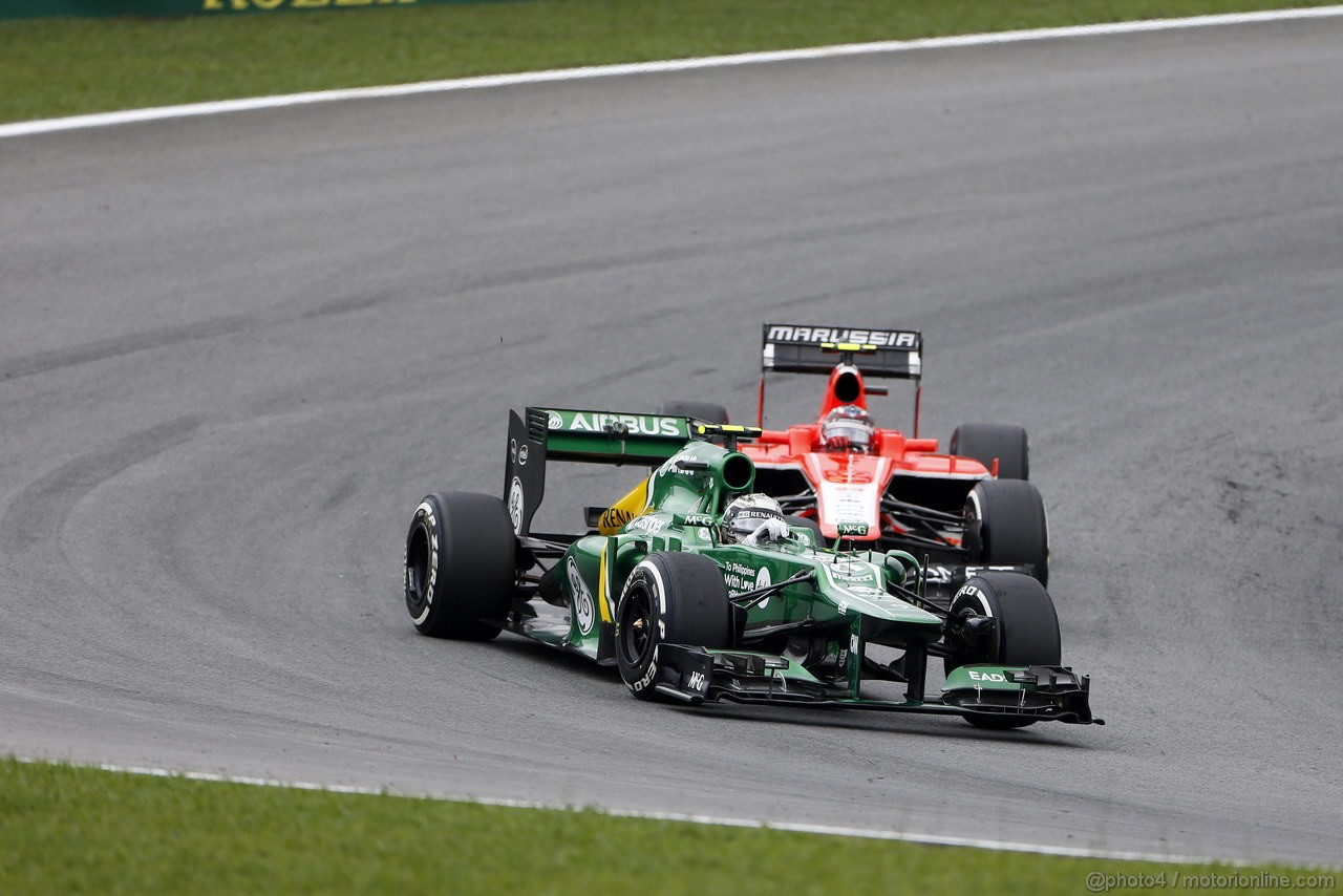 GP BRASILE, 24.11.2013 - Gara, Giedo Van der Garde (NED), Caterham F1 Team CT03 e Max Chilton (GBR), Marussia F1 Team MR02 