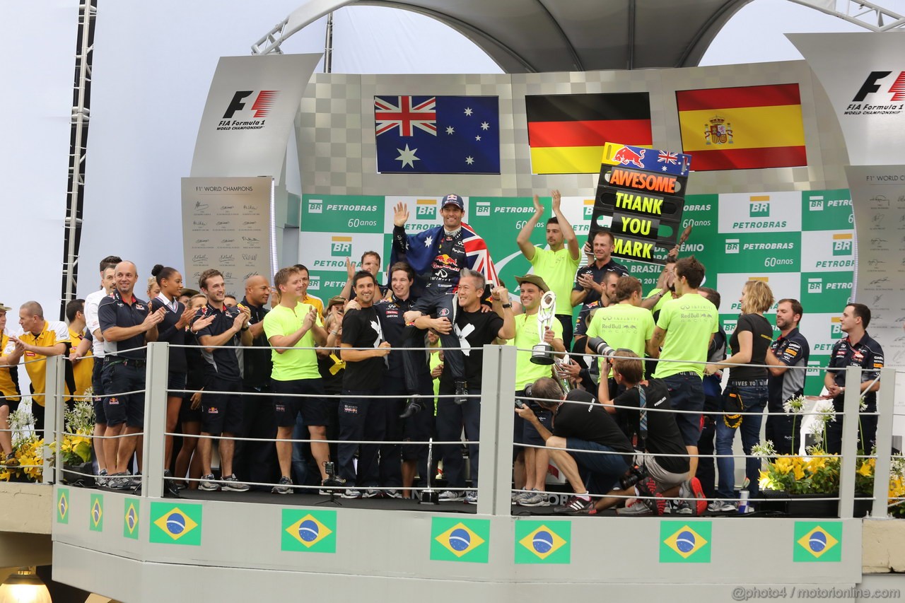 GP BRASILE, 24.11.2013 - Gara, Festeggiamentin, Mark Webber (AUS) Red Bull Racing RB9 