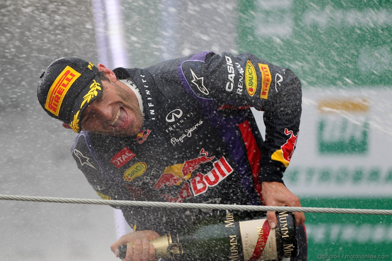 GP BRASILE, 24.11.2013 - Gara, terzo Mark Webber (AUS) Red Bull Racing RB9