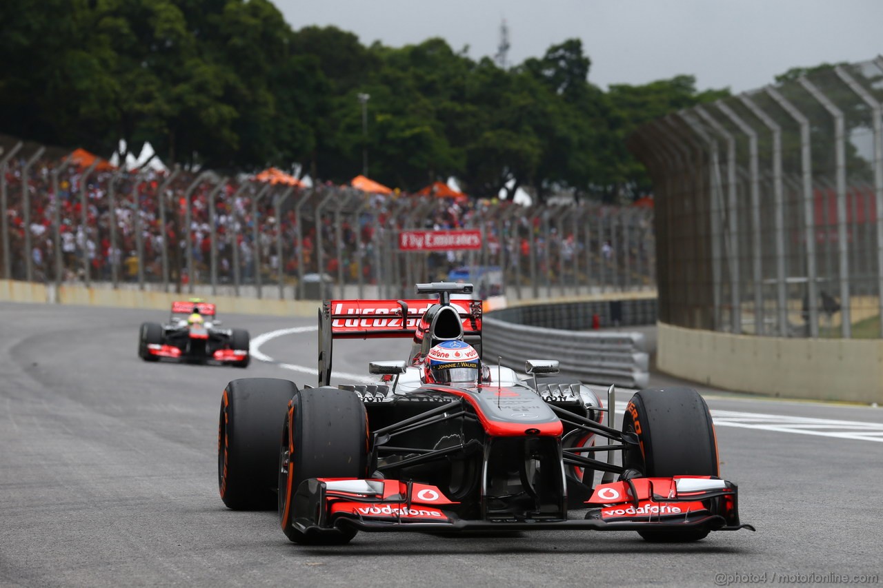 GP BRASILE, 24.11.2013 - Gara, Jenson Button (GBR) McLaren Mercedes MP4-28 