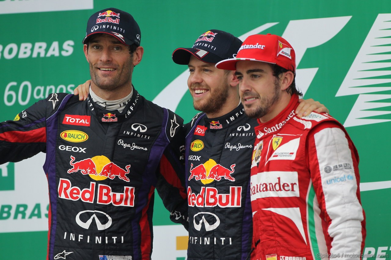 GP BRASILE, 24.11.2013 - Gara, Sebastian Vettel (GER) Red Bull Racing RB9 vincitore, secondo Mark Webber (AUS) Red Bull Racing RB9 e terzo Fernando Alonso (ESP) Ferrari F138 