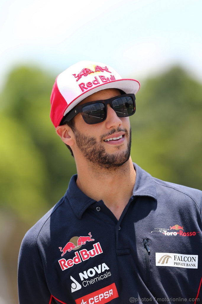 GP BRASILE, 21.11.2013- Daniel Ricciardo (AUS) Scuderia Toro Rosso STR8 