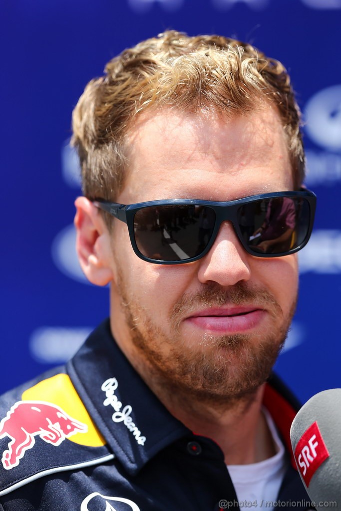 GP BRASILE, 21.11.2013- Sebastian Vettel (GER) Red Bull Racing RB9 