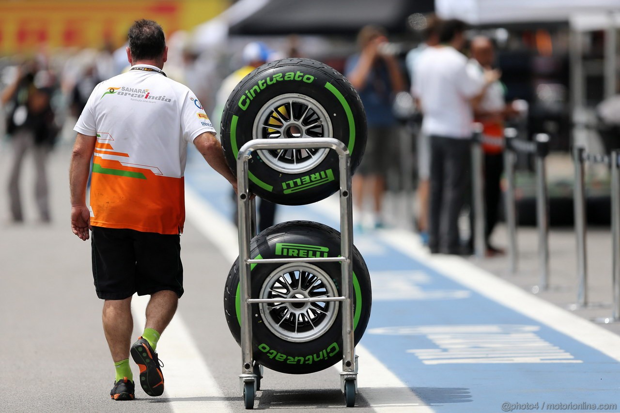 GP BRASILE, 21.11.2013- Pirelli Tyres