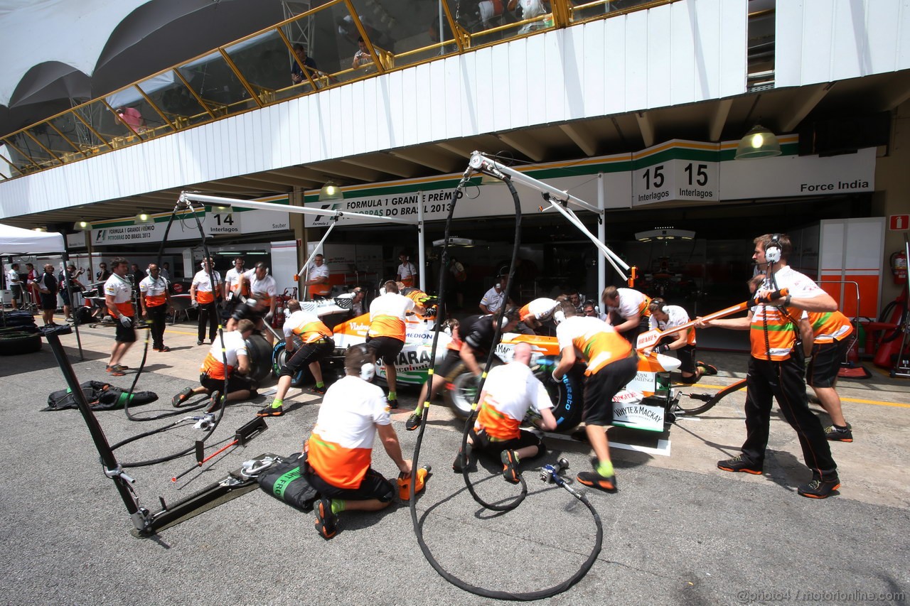 GP BRASILE, 21.11.2013- Mechanics Force India 