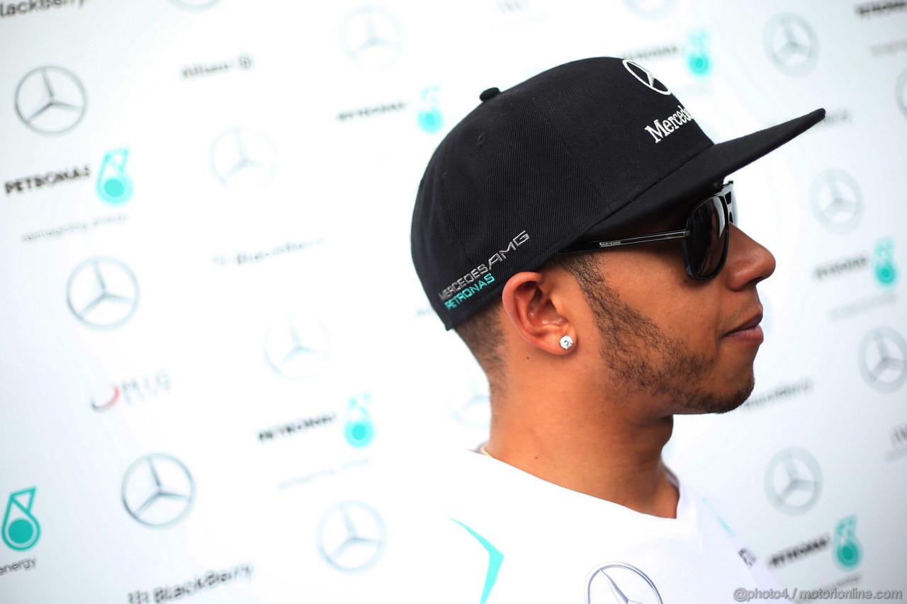 GP BRASILE, 21.11.2013- Lewis Hamilton (GBR) Mercedes AMG F1 W04 