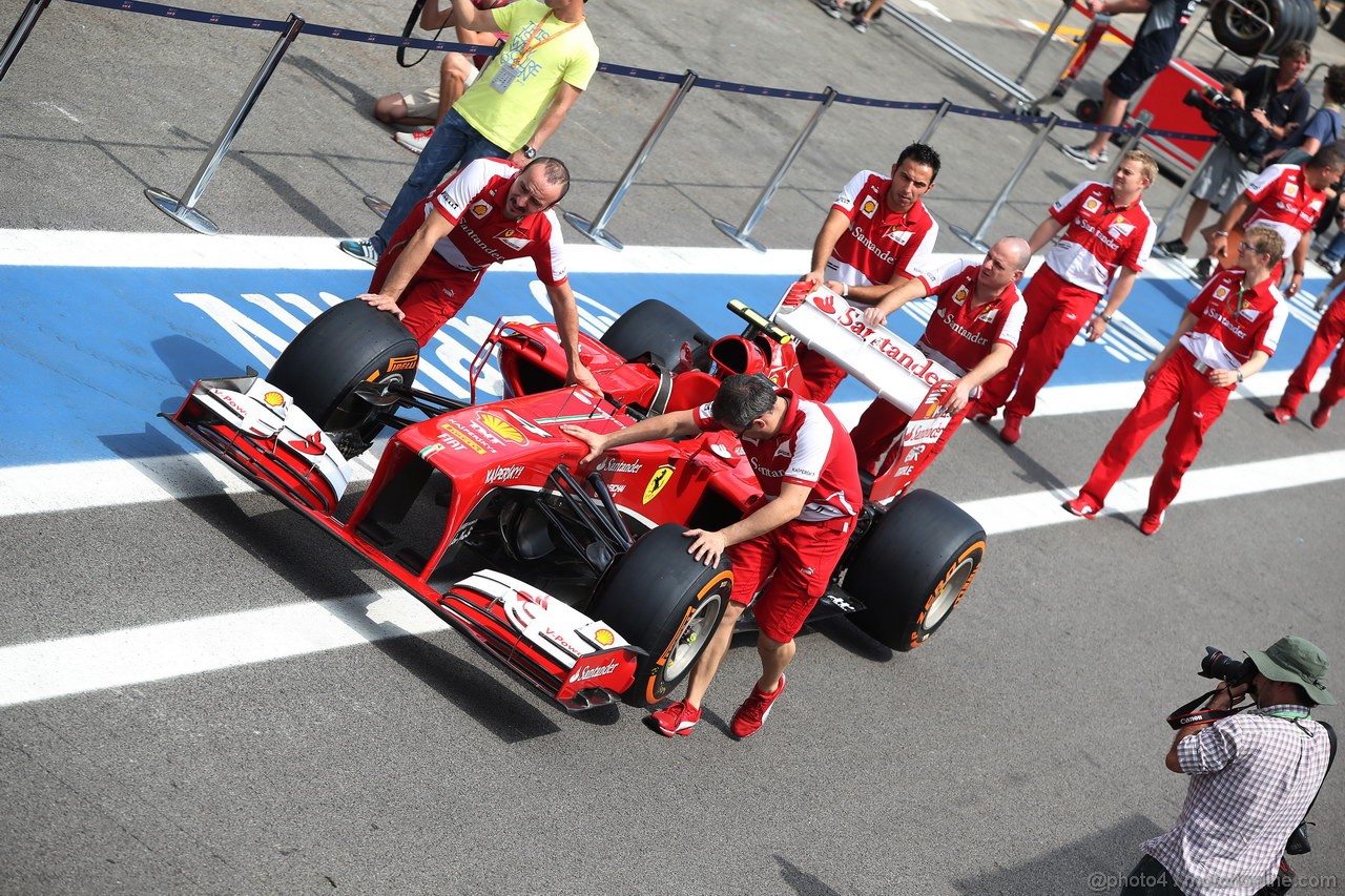GP BRASILE, 21.11.2013- Fernando Alonso (ESP) Ferrari F138 