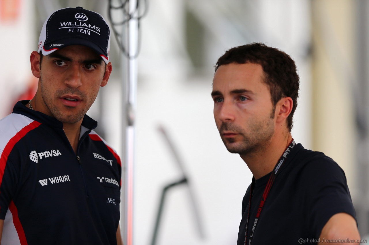 GP BRASILE, 21.11.2013- Pastor Maldonado (VEN) Williams F1 Team FW35 e his manager Nicola Todt (FRA)